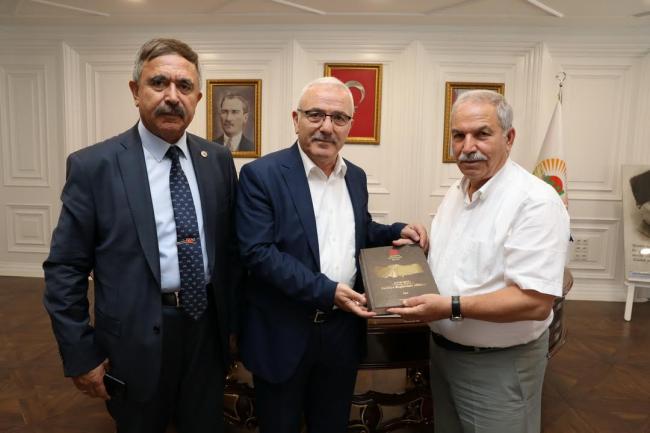 Belediye Başkanları Birliği yönetiminden Başkan Demirtaş’a teşekkür plaketi