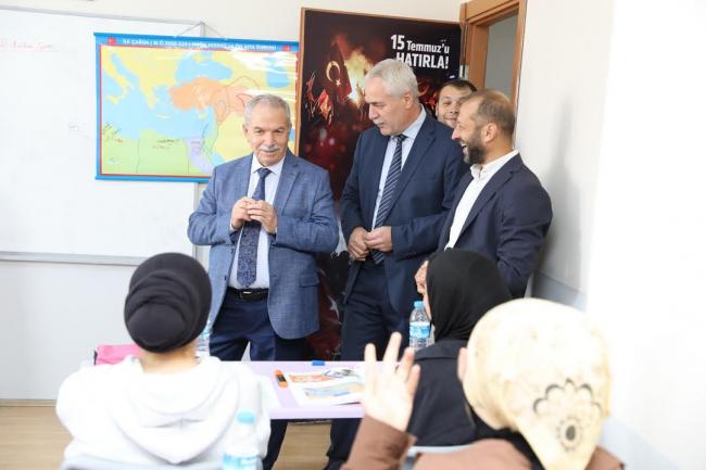 Başkan Demirtaş’tan İLKEM’li öğrencilere eğitim seti desteği