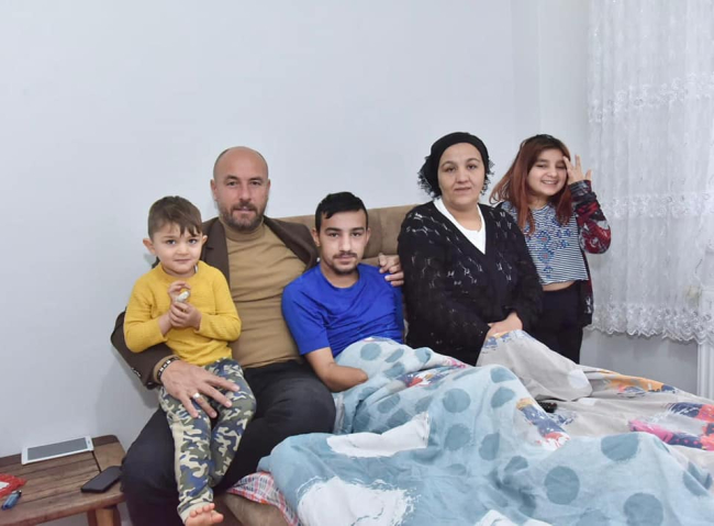 Başkan Togar’dan engellilere tekerlekli sandalye teslimi