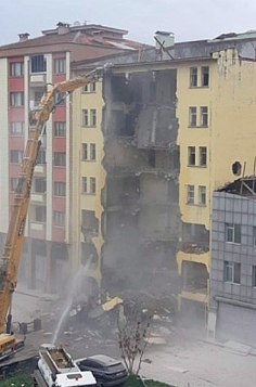 Samsun’da yolsuzluk: İlkadım Belediyesi’nden müteahhitle beraber moloz vurgunu!