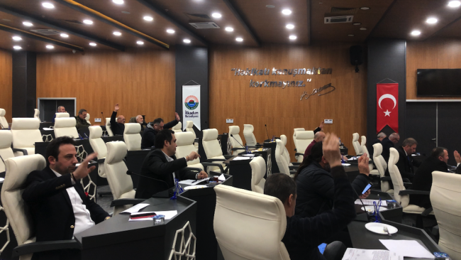 İlkadım Belediyesi’nde işe alınan akrabaların maaşına meclisten onay: Terörist tartışması da yaşandı