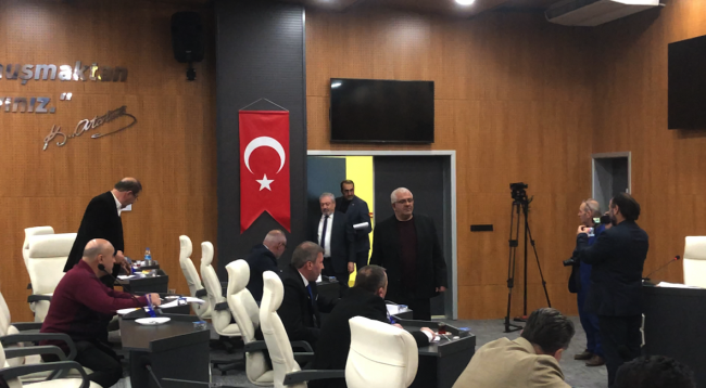 İlkadım Belediyesi’nde işe alınan akrabaların maaşına meclisten onay: Terörist tartışması da yaşandı