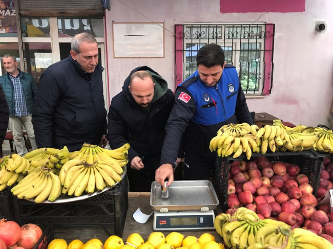 Canik’te zabıta denetimlerini sürdürüyor