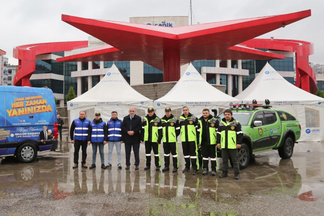 Canik Belediyesi depremzedeler için harekete geçti