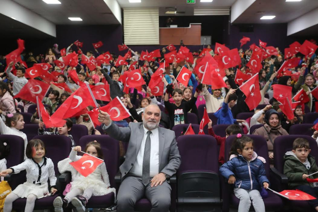 18 Mart destanı ve şehitler anıldı