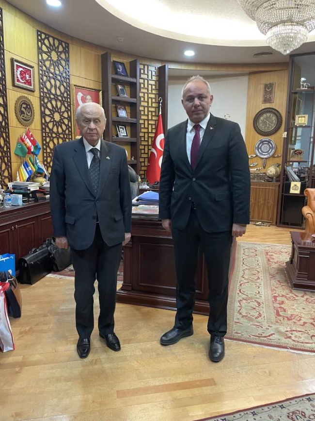 Devlet Bahçeli ile fotoğraf veren Aykut Çepni: Samsun’da teşkilat ziyaretlerine başladı