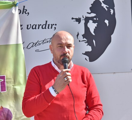 Tekkeköy’de çiftçilere mor patlıcan inciri fidanı dağıtıldı