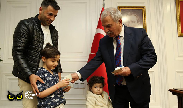 İlkadım Belediyesi’nde bayramlaşma: Minikler harçlıkları kaptı