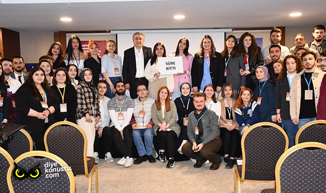 İYİ Partili Tüfekci gençlerle biraraya geldi