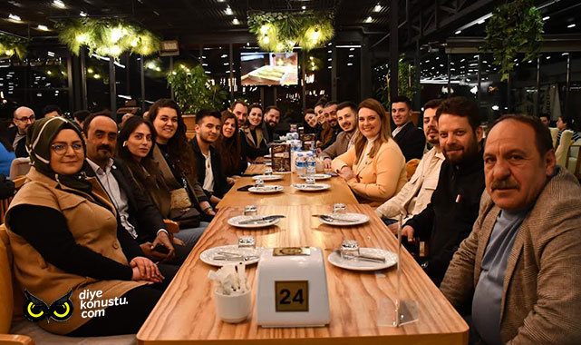 İYİ Partili Tüfekci gençlerden tam not aldı