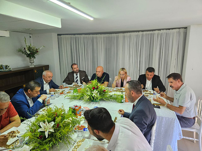 Levent Et Entegre’ye muhteşem açılış