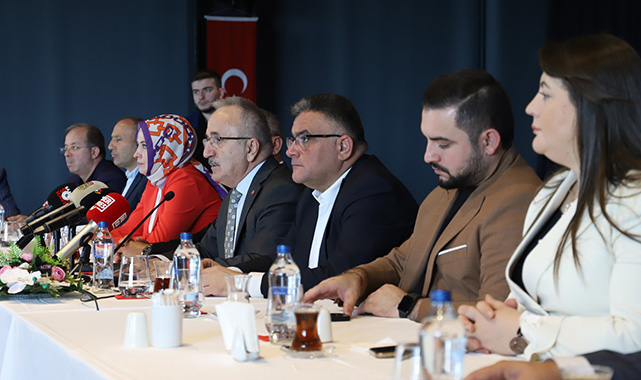 AK Parti’den büyük kongre öncesi mesajlar… Muhalefette kaos var, endişeyle takip ediyoruz….