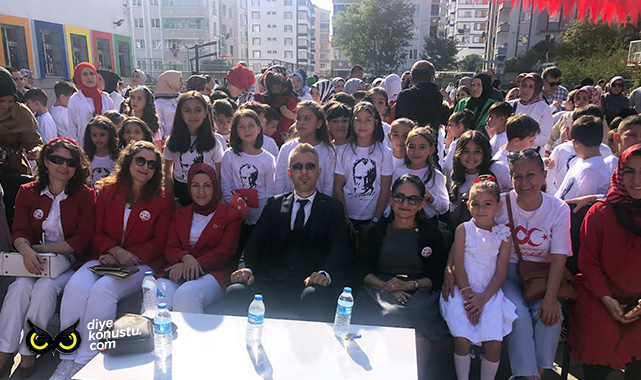 Kışla Yaşardoğu İlkokulu öğrencilerinden duygulandıran 29 Ekim kutlaması