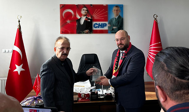 Depremzedelerden vefa örneği… Onları hiç yalnız bırakmamıştı… Türkel’i ziyaret ettiler
