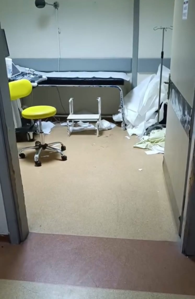 OMÜ’de rezalet… Acil Servis temizlikten bihaber…