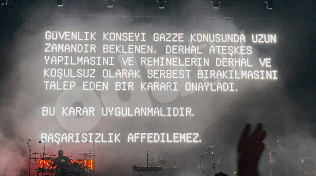 Massive Attack Türkiye’den seslendi… Tarihi konser…