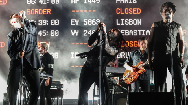 Massive Attack Türkiye’den seslendi… Tarihi konser…