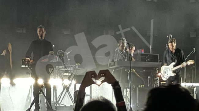 Massive Attack Türkiye’den seslendi… Tarihi konser…