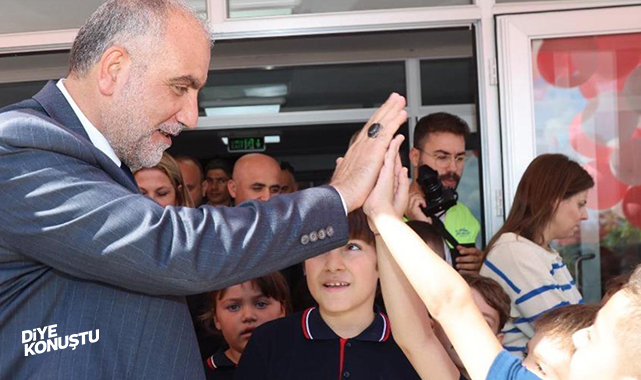 Başkan Sandıkçı’dan birinci sınıflara çanta ve kırtasiye desteği