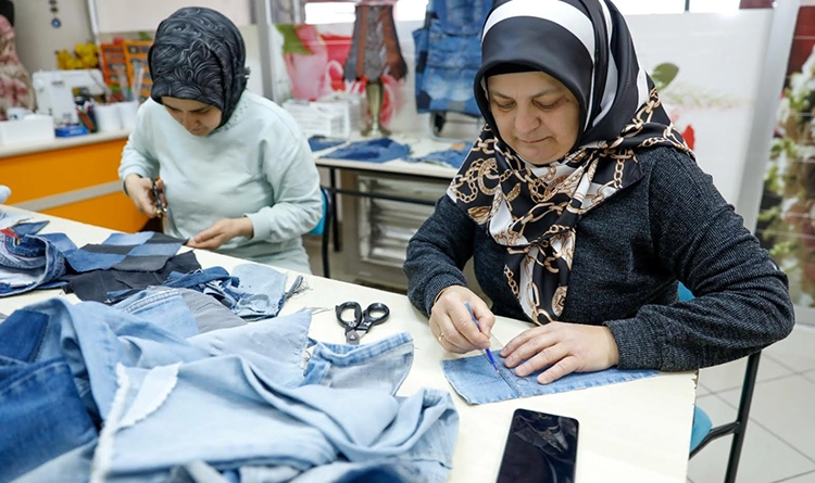 İlkadım’da atık malzemeler el emeğiyle hayata dönüyor