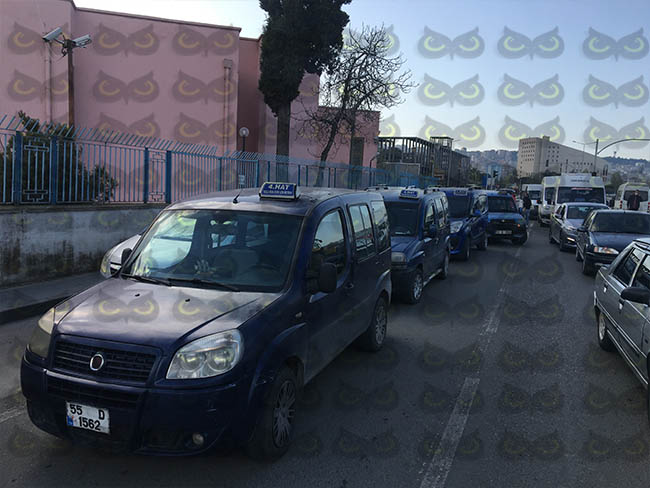Samsun’da dolmuşçu isyan etti: Kontak kapattılar yolcu kuyruk uluşturdu