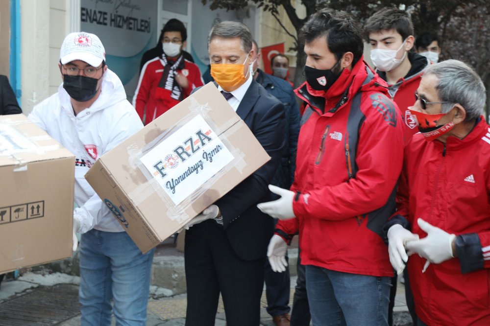 Atakum’dan İzmir’e ikinci tır: Elif ve Ayda’nın oyuncakları yola çıktı