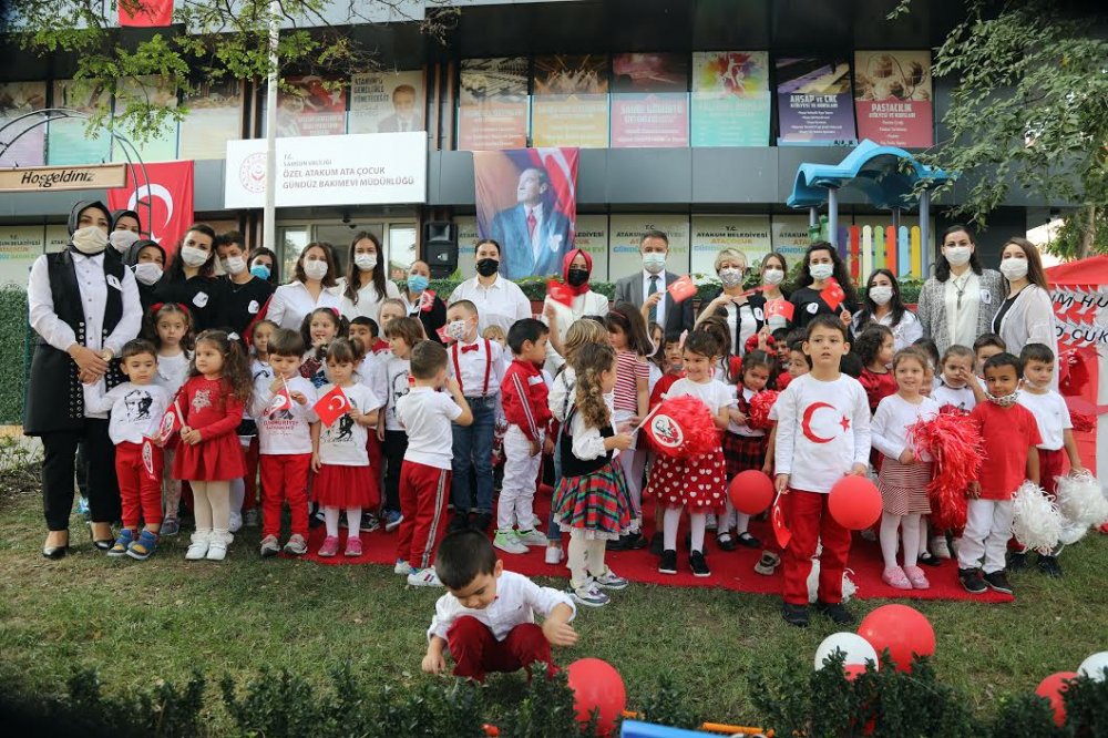 AtaÇocuk Anaokulu kırmızı-beyaza büründü
