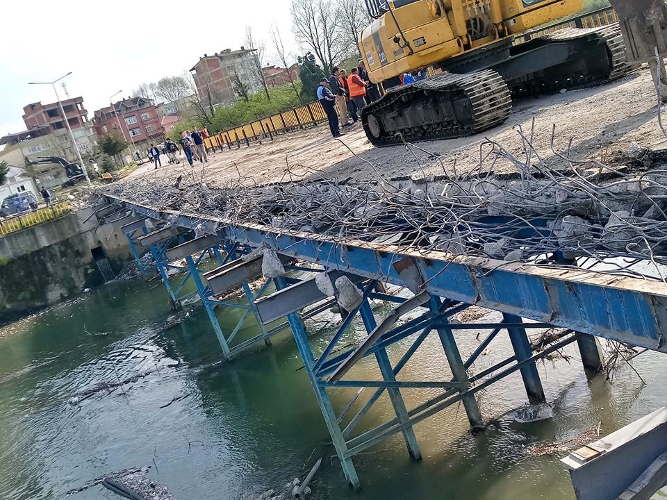 Samsun’da çevre faciası: Strafor köpükler sahile ulaştı
