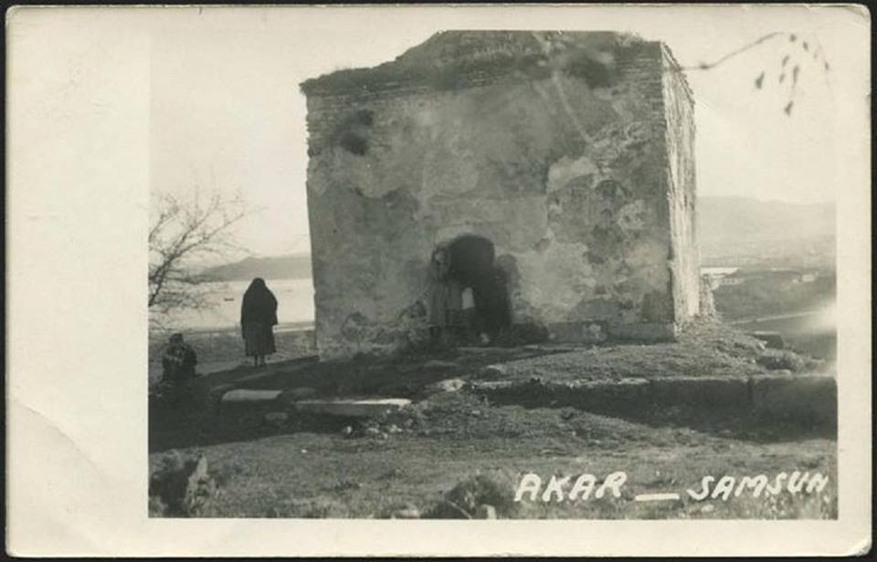 Hristiyan denizcilerin yaptığı kilise, türbeye devşirildi
