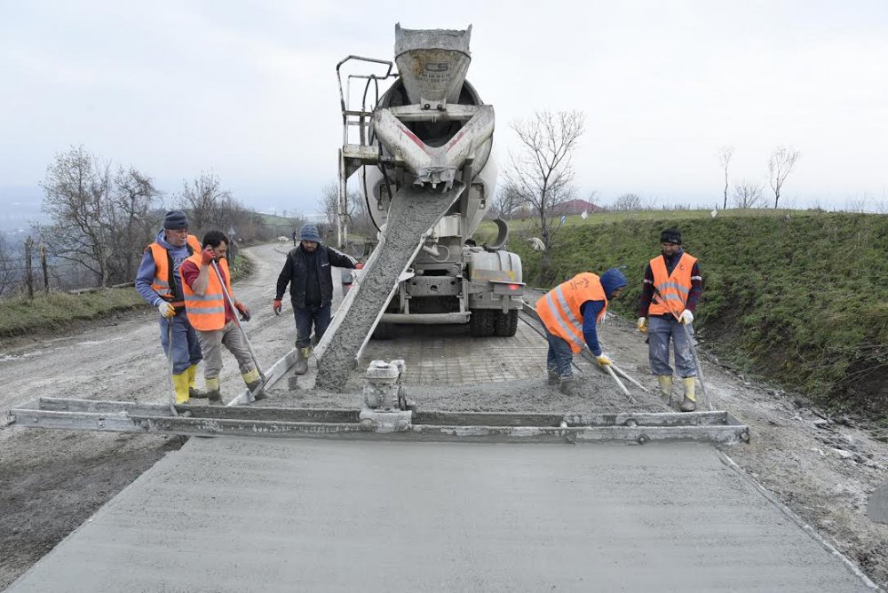 Tekkeköy, beton yollarla örülüyor