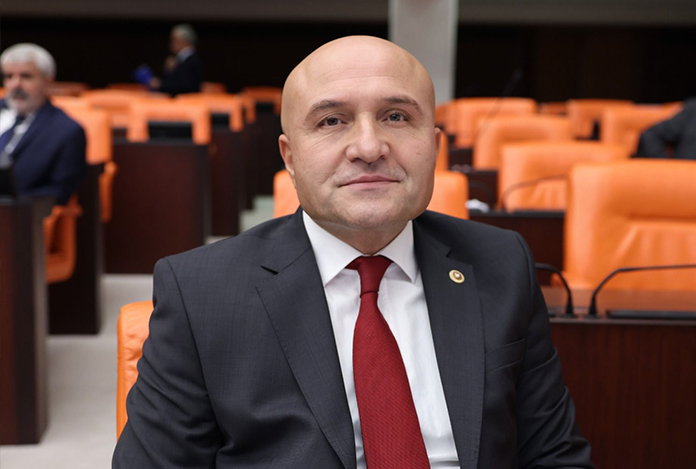 Küfürbaz Türkkan’ın yerine Erhan Usta getirildi