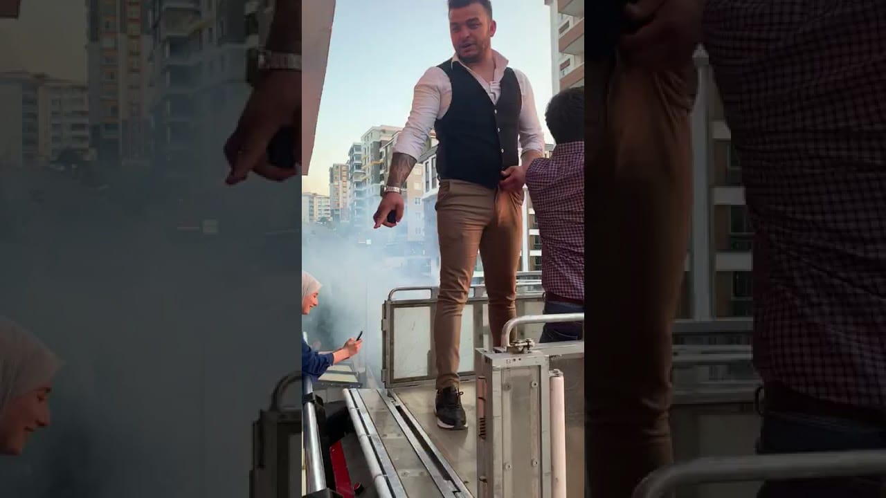 Samsun’da çılgın gençten vinçli evlilik teklifi