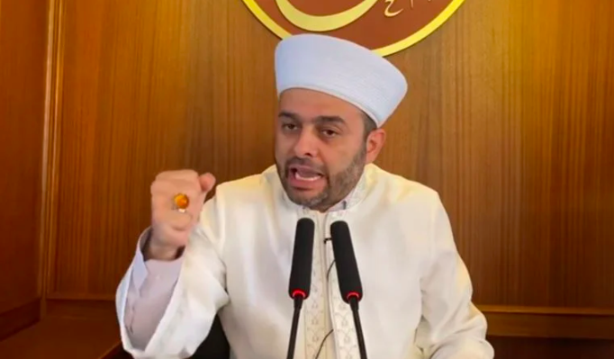 İmam kadınlara zehir kustu