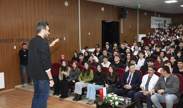 Samsun Büyükşehir, gençlerin eğitim yolculuğuna rehber oluyor