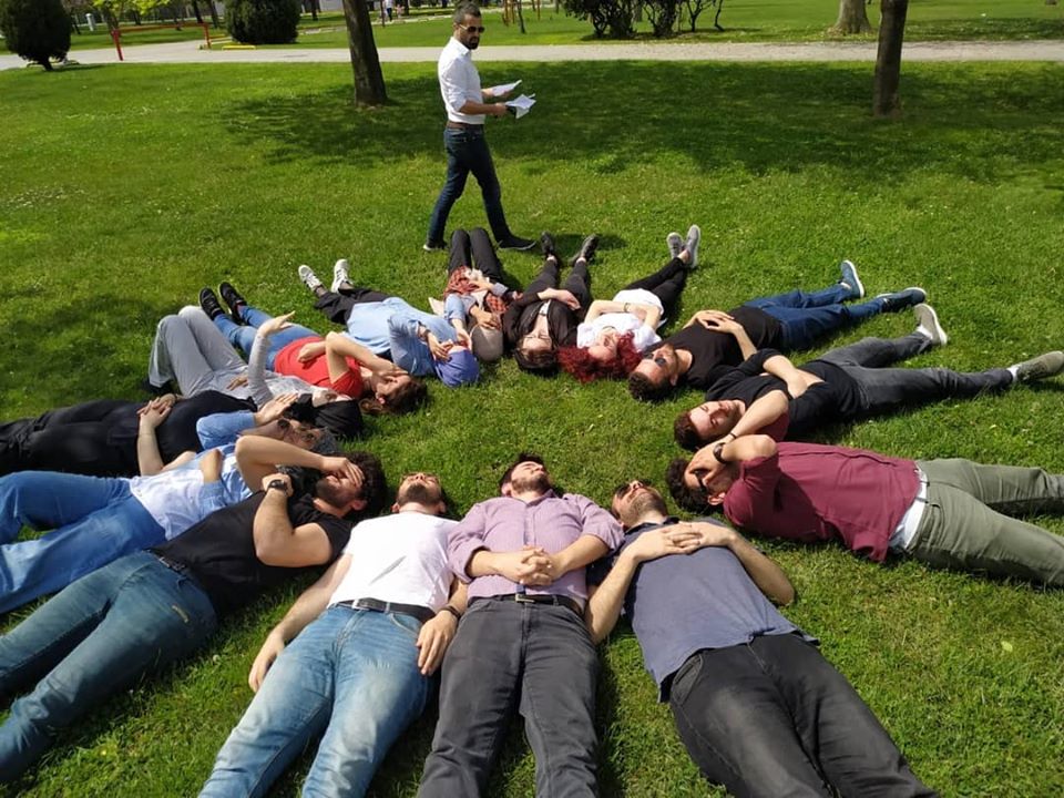 Iyiligin tedaviye donustugu dernek Mavi Tac1