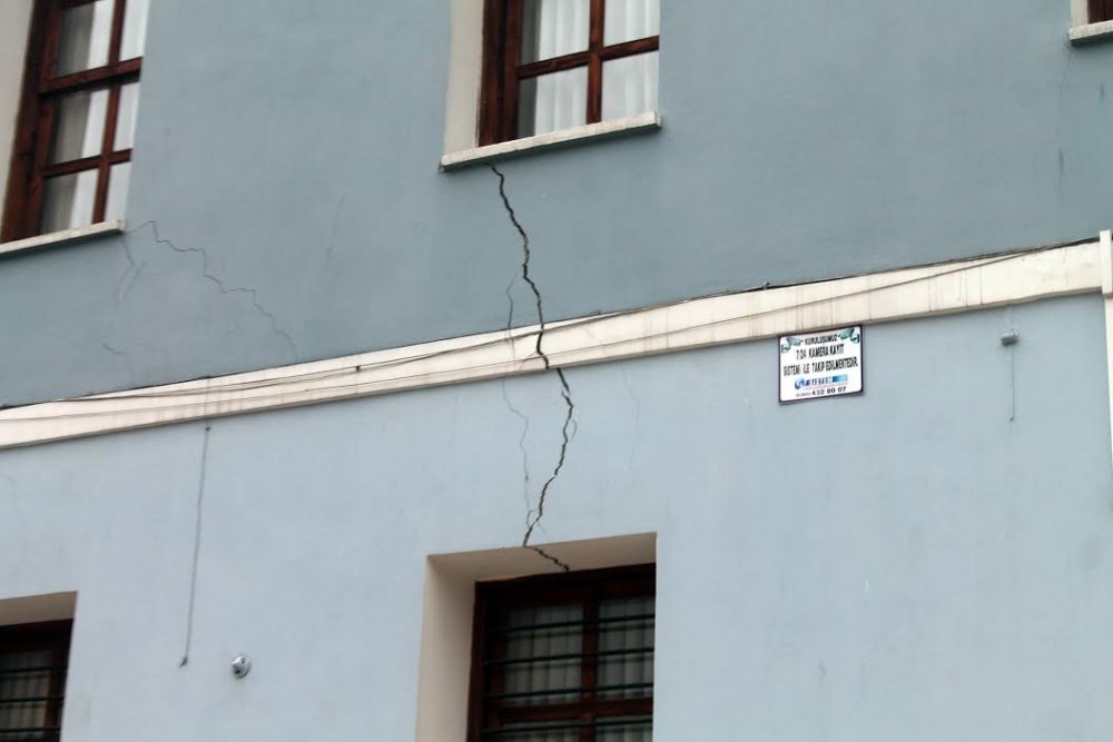 Samsunda 80 ogrenci tahliye edilmisti o okulda tamir basladi3