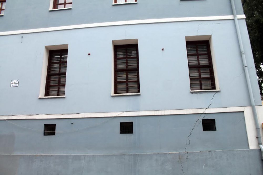 Samsunda 80 ogrenci tahliye edilmisti o okulda tamir basladi4