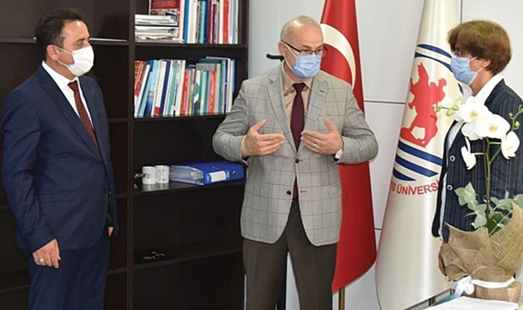 OMÜ'de promosyon oyunu! Çalışanlar ve sendika tepkili 6 OMUde dekan kiyimi