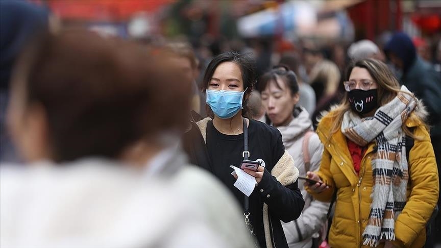 Covid-19 vaka sayısı dünya genelinde yarı yarıya azaldı