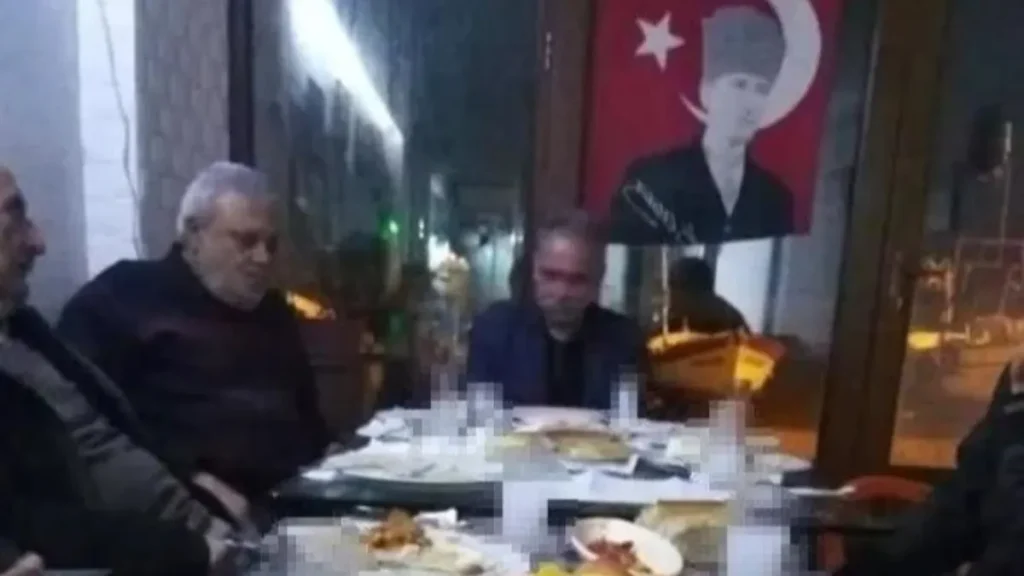CHP’li başkan rakıyı fazla kaçırdı: ‘Rakı sofralı iftar’ paylaşımı yaptı