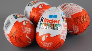 Salmonella paniği: Kinder Surprise yumurtalar toplatılıyor