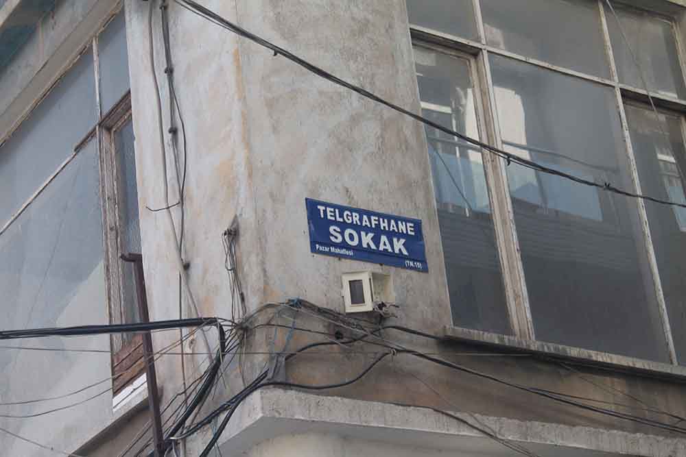 ataturk iste bu sokakta oh cok sukur vatan kurtuldu dedi