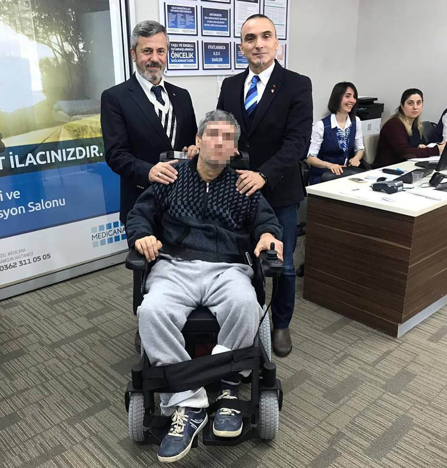 Kadinlar Yemegi Engelli Vatandasa El Ayak Oldu Jpg