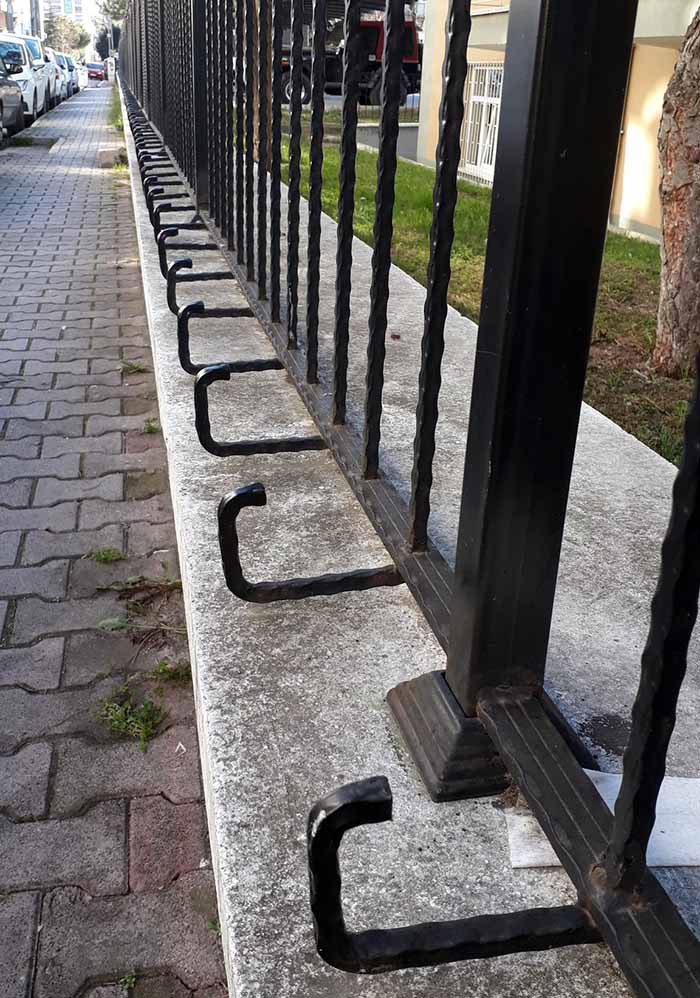 Lojman Duvarlarinda Parmaklik Tehlikesi Jpg