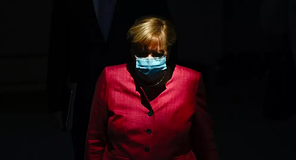 Merkel Tunelin Sonunda Isik Goruyoruz Png