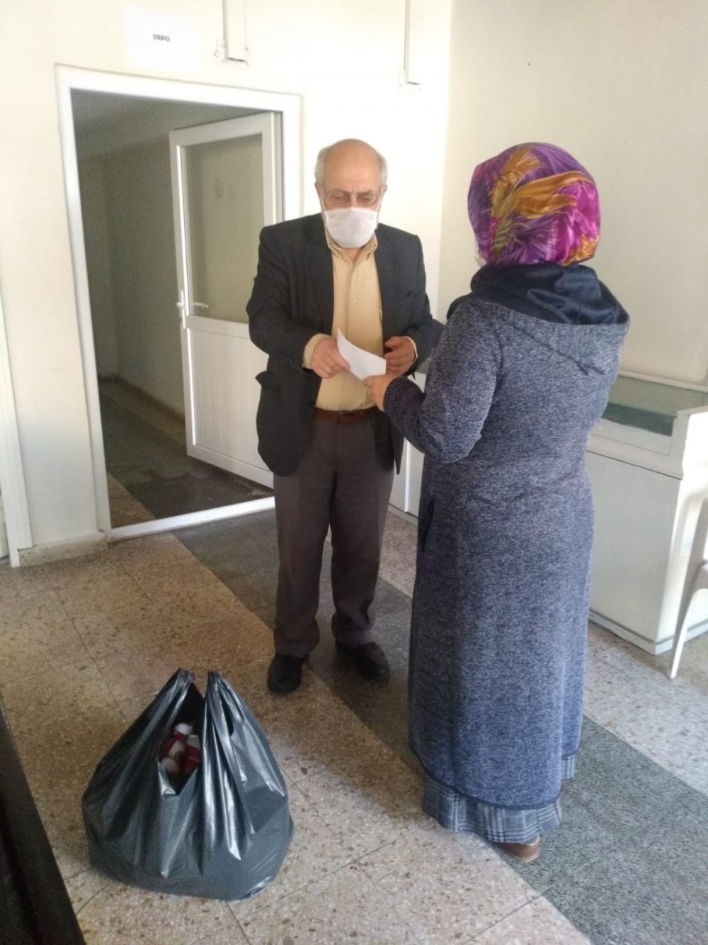 Stoklar Tukeniyor Yardimseverlere Cagri Var Jpg