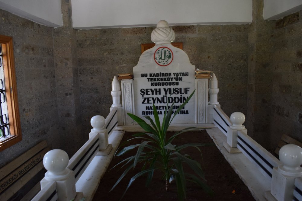 Tekkekoyun Kurucusu Burada Yatiyor Jpg