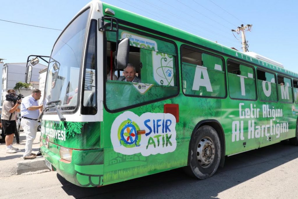 İlkadım Belediyesi’ne takdir getiren proje: Getir Atığını Al Harçlığını