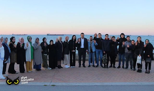 Milletvekili Adayi Senocak Genclerle Bulustu 5600 Jpg 2