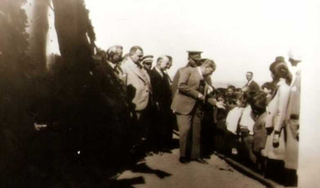 Tolga Birgücü yazdı: Samsun Valiliği'nden Atatürk bombası! Asker duruşuyla şiir okuyan çocukları bakın ne diyerek servis etmişler... Tolga Birgücü yazdı: Samsun Valiliği'nden Atatürk bombası! Asker duruşuyla şiir okuyan çocukları bakın ne diyerek servis etmişler...